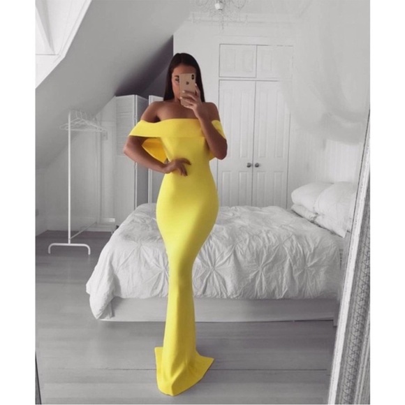 House of CB Dresses & Skirts - HOUSE OF CB 'Shelby' Yellow Crepe Off Shoulder Column Maxi Dress NWOT